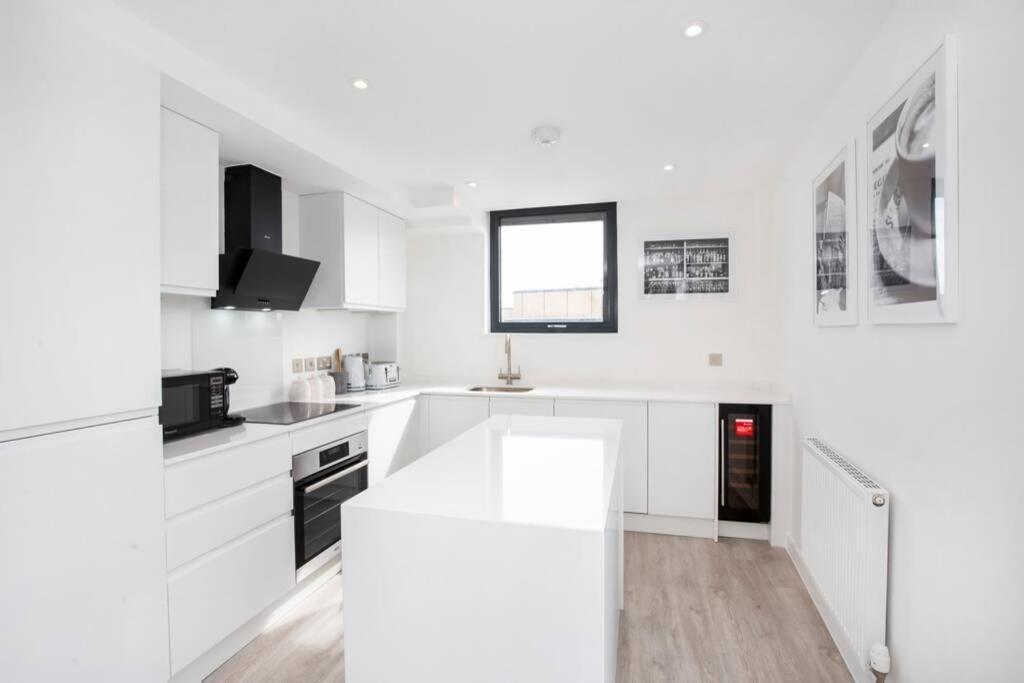 2 Bedroom Penthouse - Large Balcony - Minster View York Eksteriør bilde